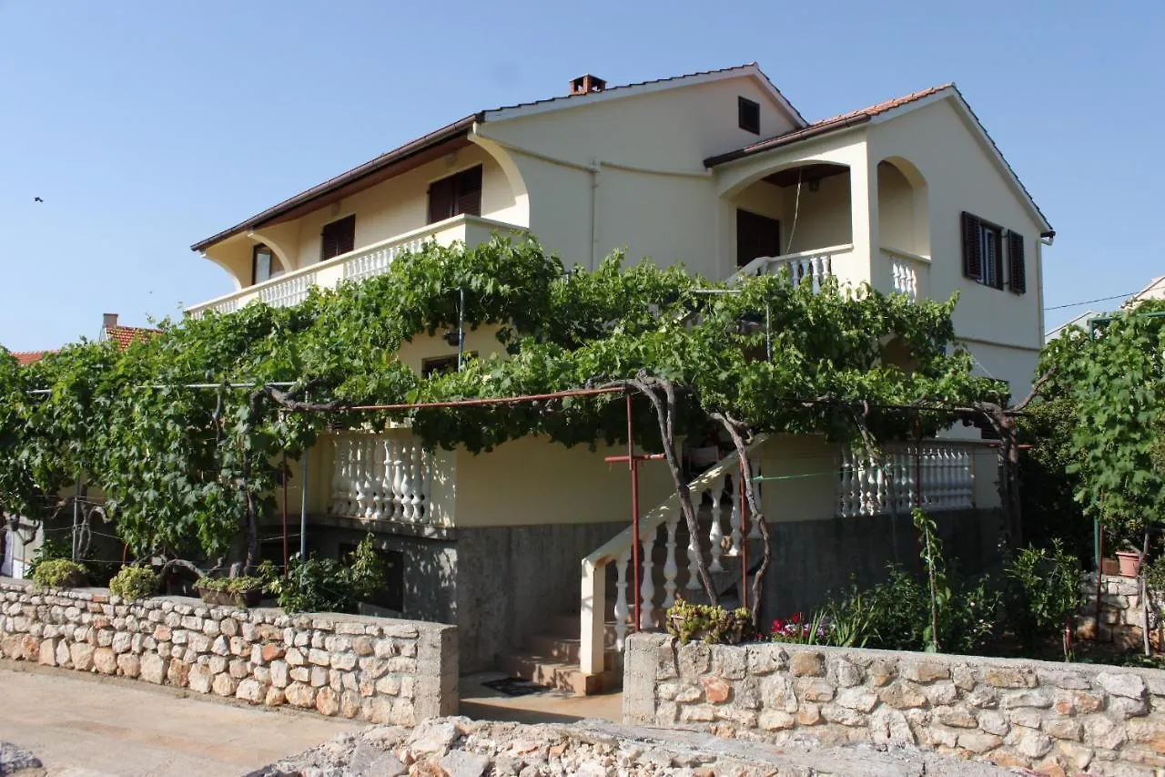 Apartments With A Parking Space Sali, Dugi Otok - 8136