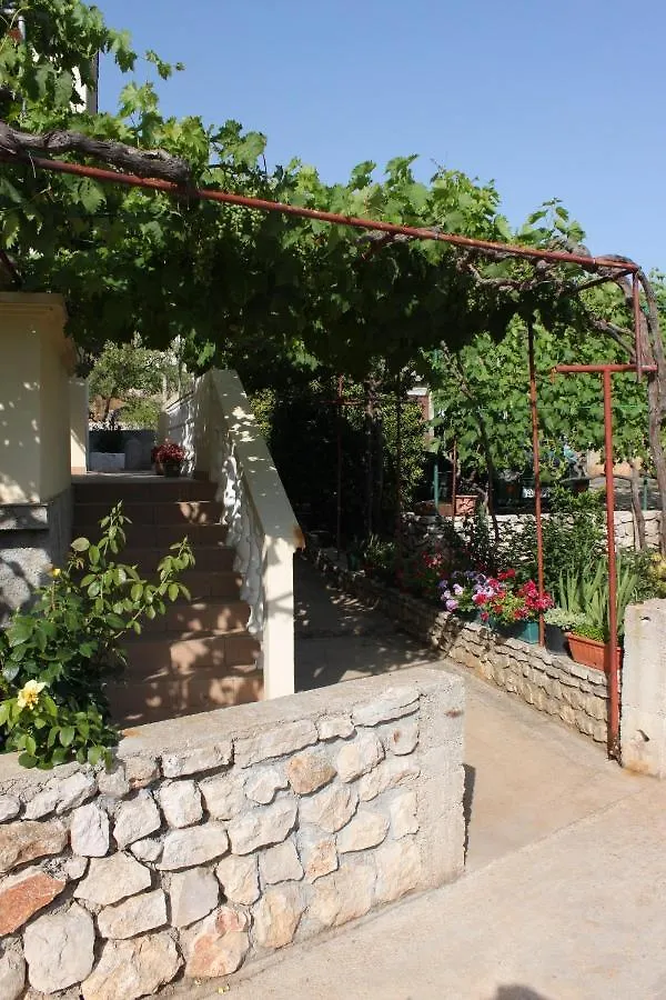 Apartments With A Parking Space Sali, Dugi Otok - 8136  Sali